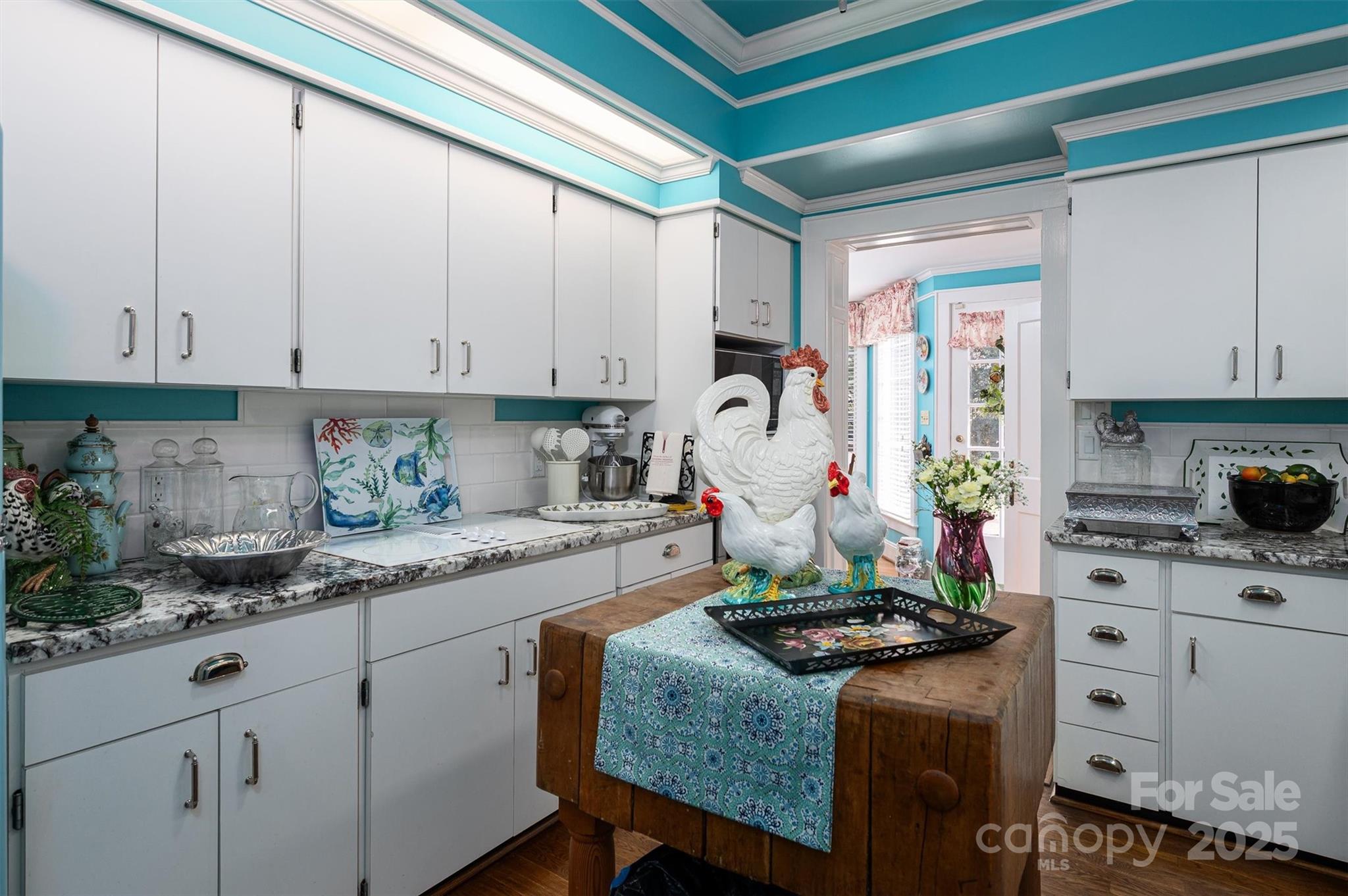 Hickory, North Carolina 28601, United States, 4 Bedrooms Bedrooms, ,5 BathroomsBathrooms,Residential,Active,3007