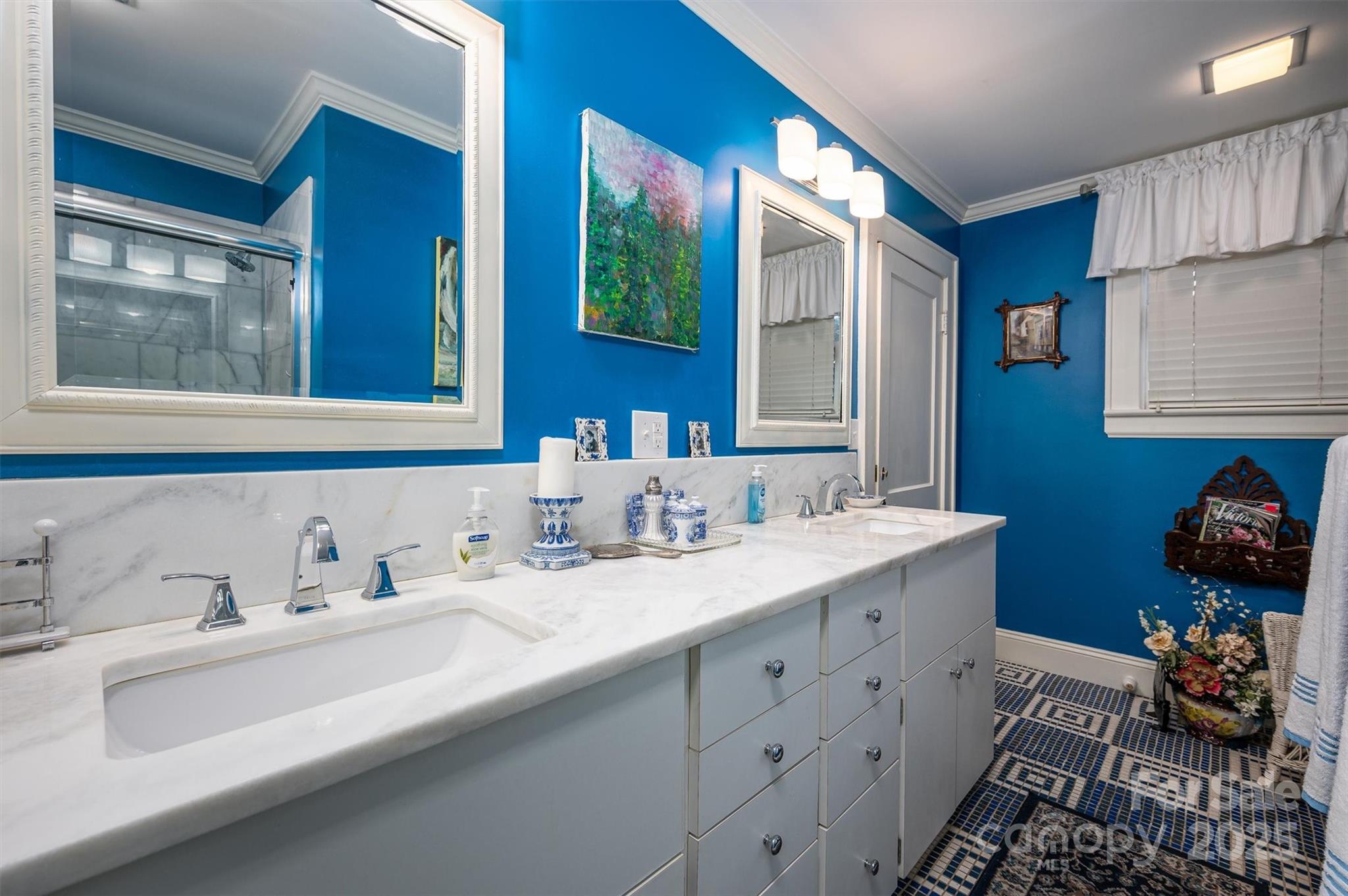 Hickory, North Carolina 28601, United States, 4 Bedrooms Bedrooms, ,5 BathroomsBathrooms,Residential,Active,3007