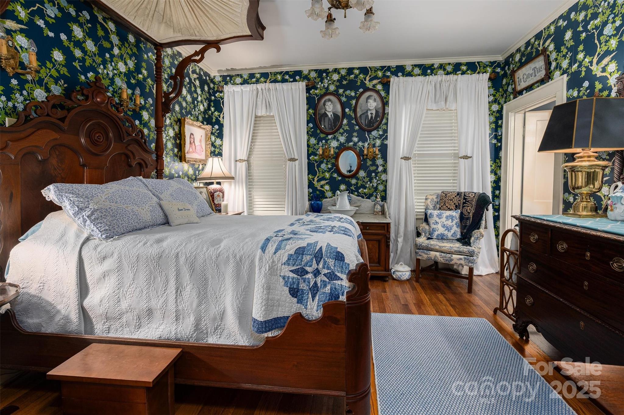 Hickory, North Carolina 28601, United States, 4 Bedrooms Bedrooms, ,5 BathroomsBathrooms,Residential,Active,3007