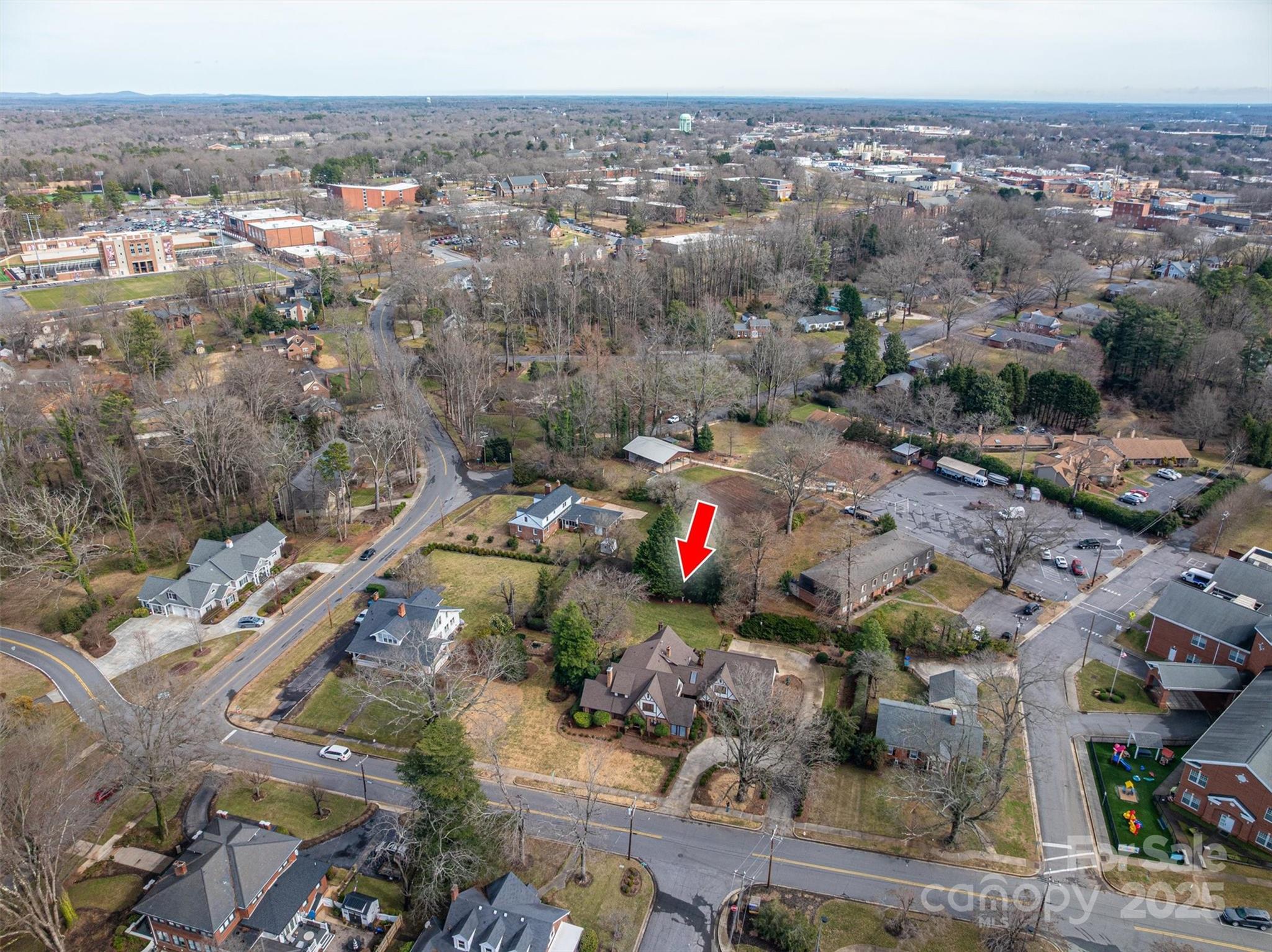 Hickory, North Carolina 28601, United States, 4 Bedrooms Bedrooms, ,5 BathroomsBathrooms,Residential,Active,3007
