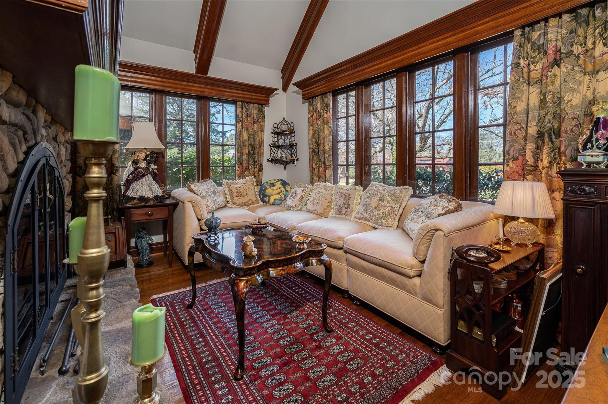 Hickory, North Carolina 28601, United States, 4 Bedrooms Bedrooms, ,5 BathroomsBathrooms,Residential,Active,3007