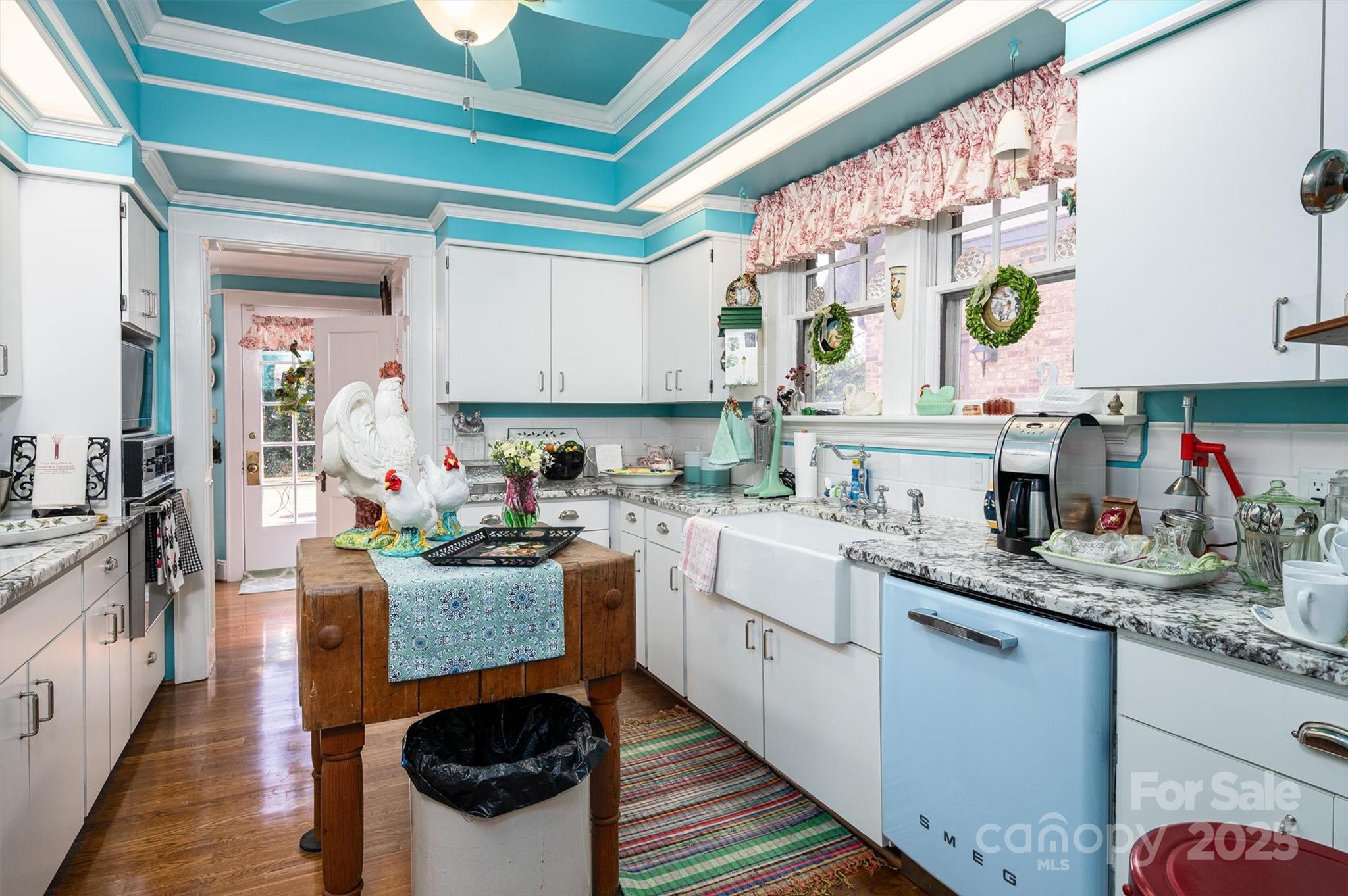 Hickory, North Carolina 28601, United States, 4 Bedrooms Bedrooms, ,5 BathroomsBathrooms,Residential,Active,3007