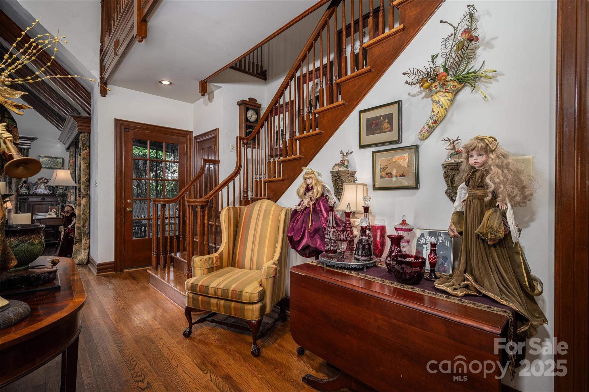 Hickory, North Carolina 28601, United States, 4 Bedrooms Bedrooms, ,5 BathroomsBathrooms,Residential,Active,3007