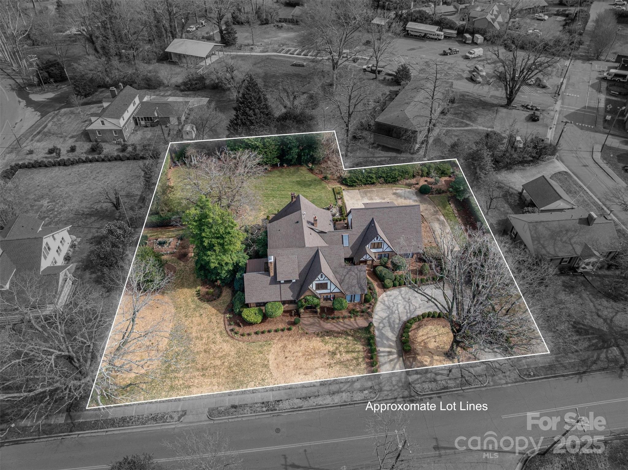 Hickory, North Carolina 28601, United States, 4 Bedrooms Bedrooms, ,5 BathroomsBathrooms,Residential,Active,3007