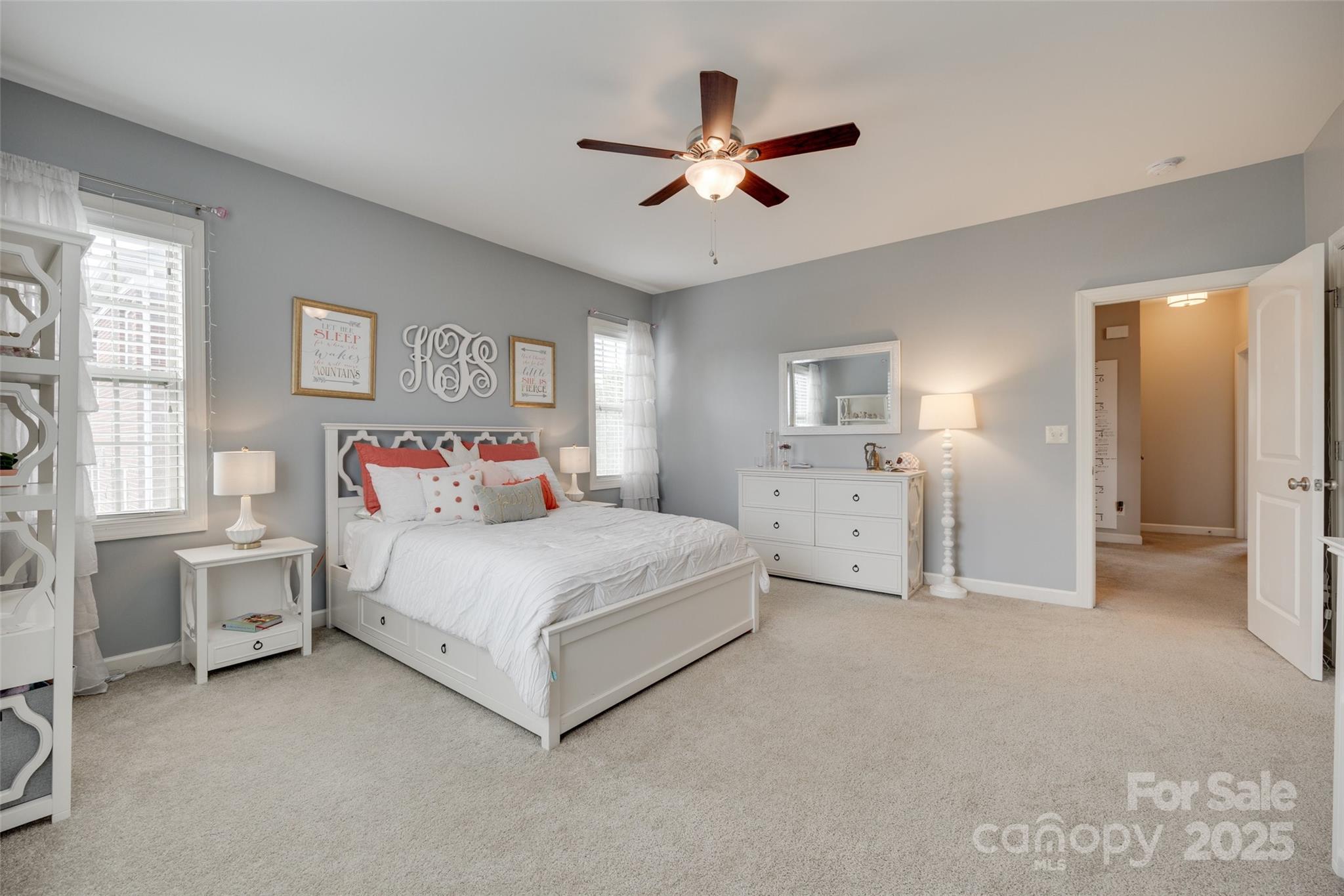 Hollister - Residential