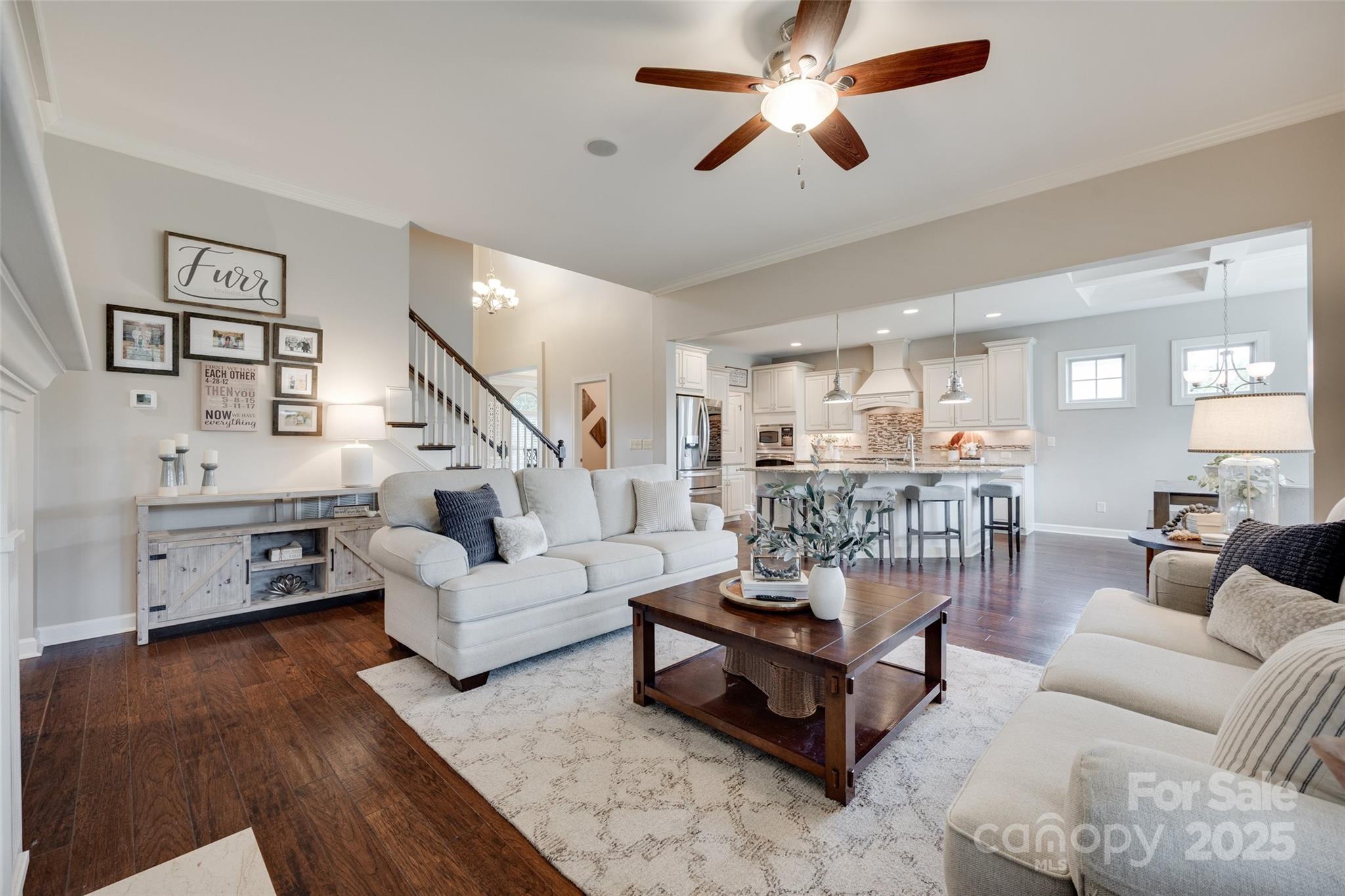 Hollister - Residential