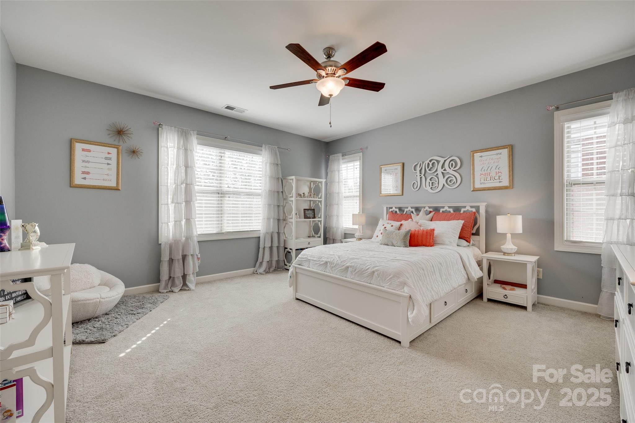 Hollister - Residential