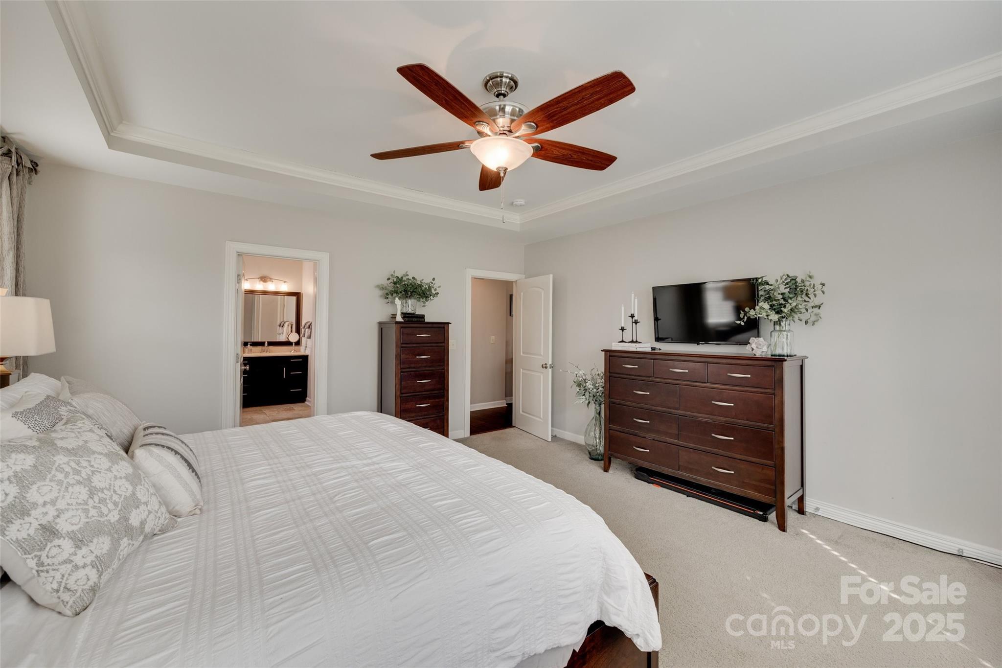 Hollister - Residential