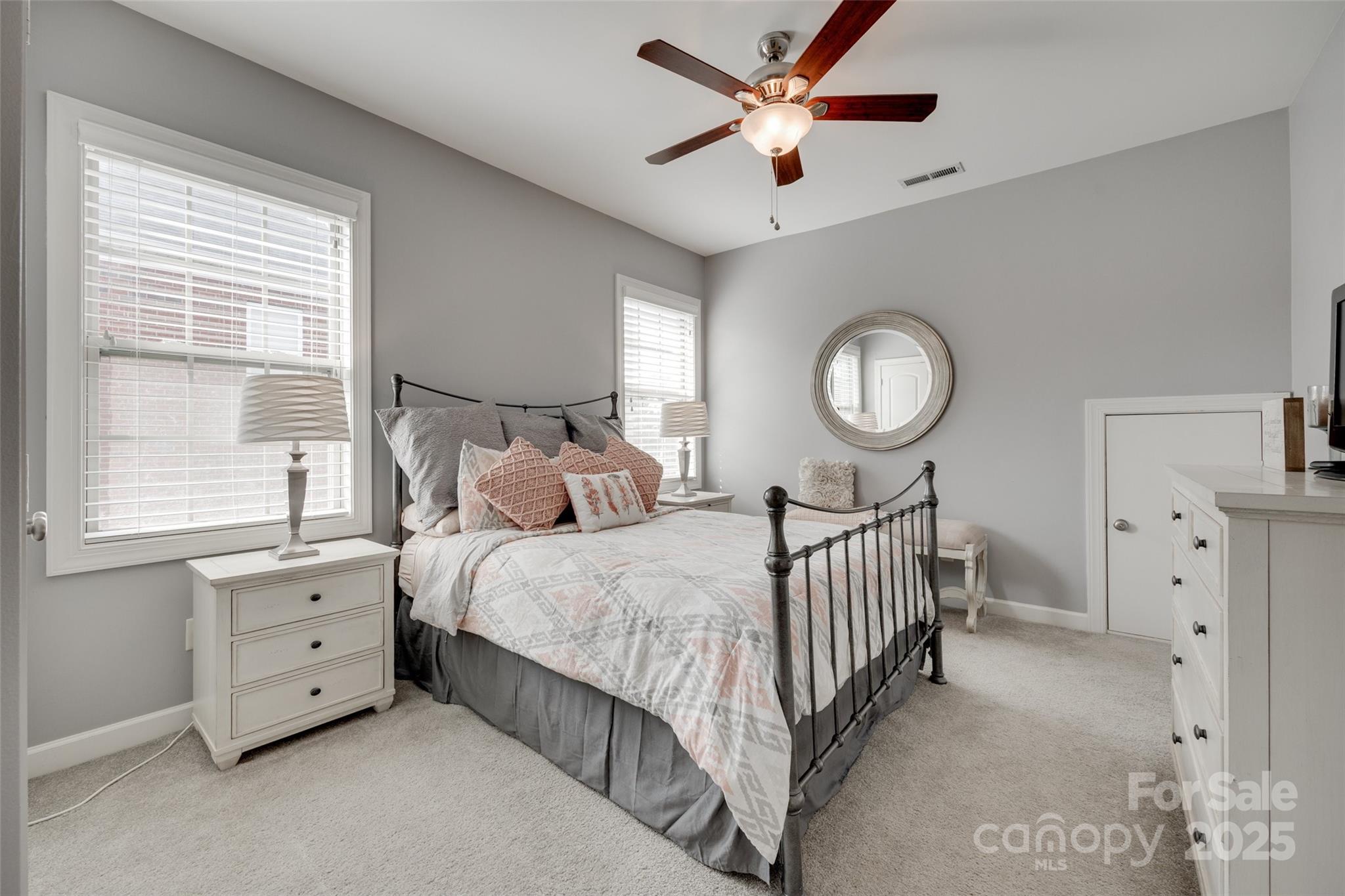 Hollister - Residential