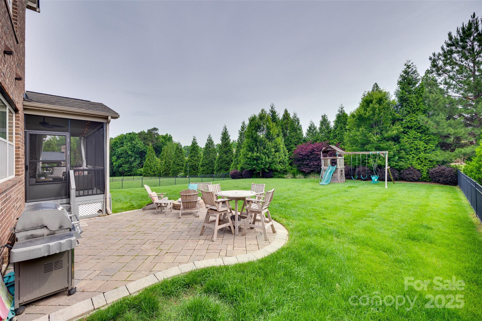 Hollister - Residential