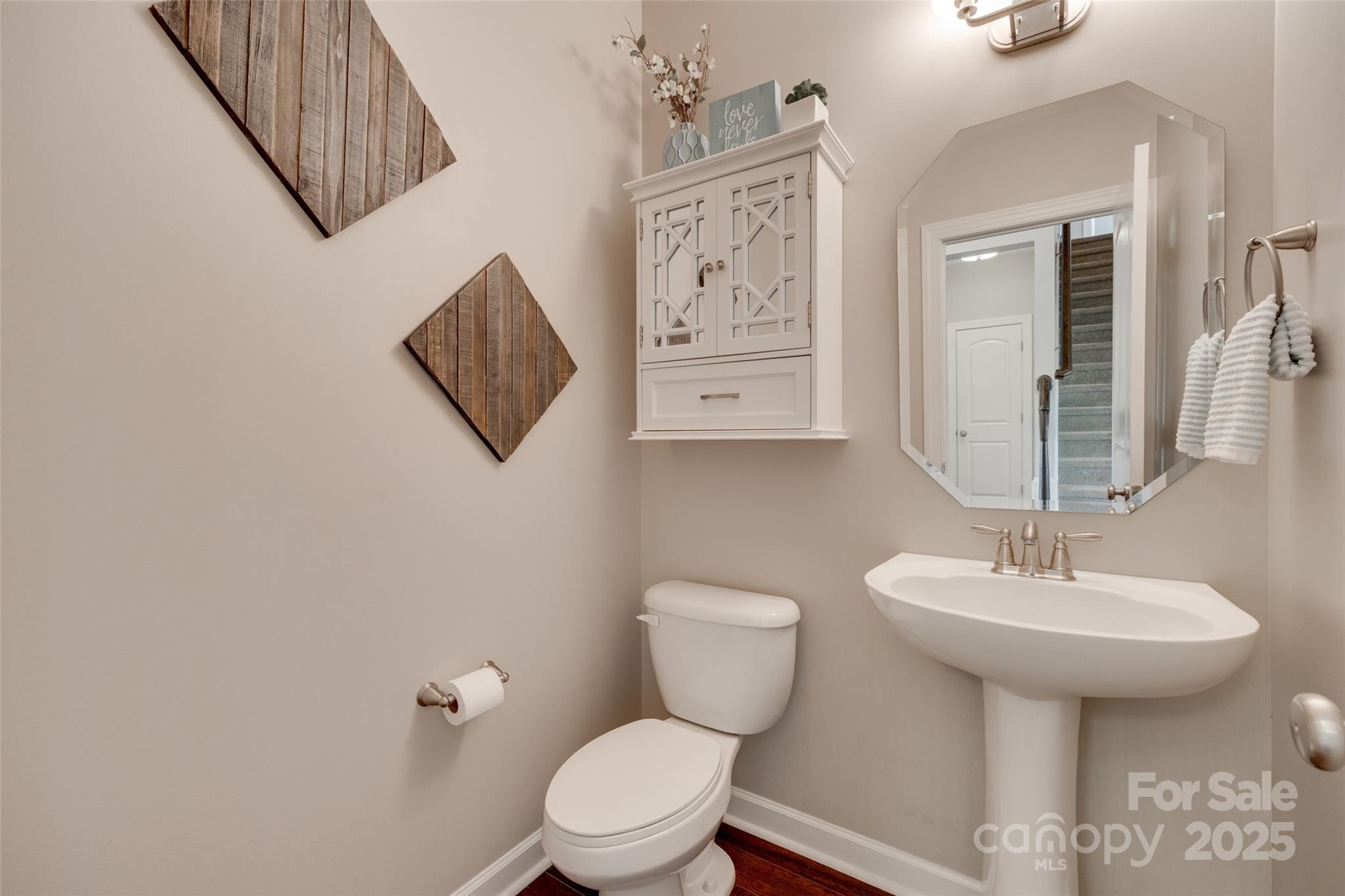 Hollister - Residential