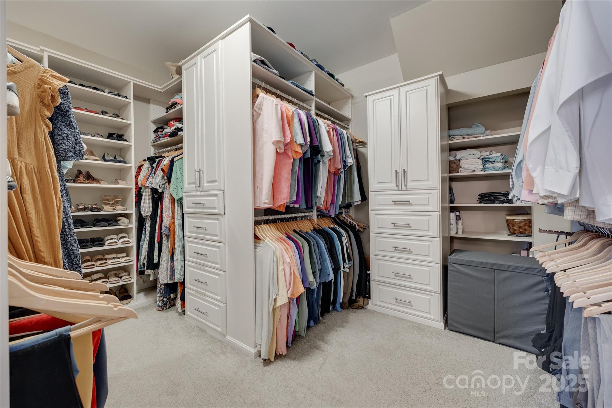 Hollister - Residential