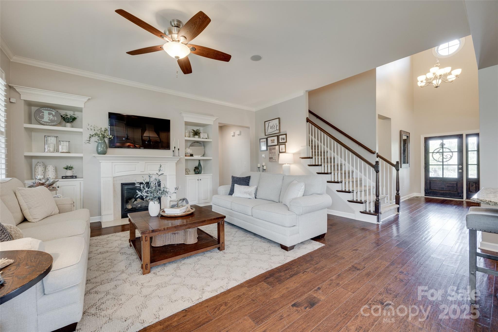 Hollister - Residential