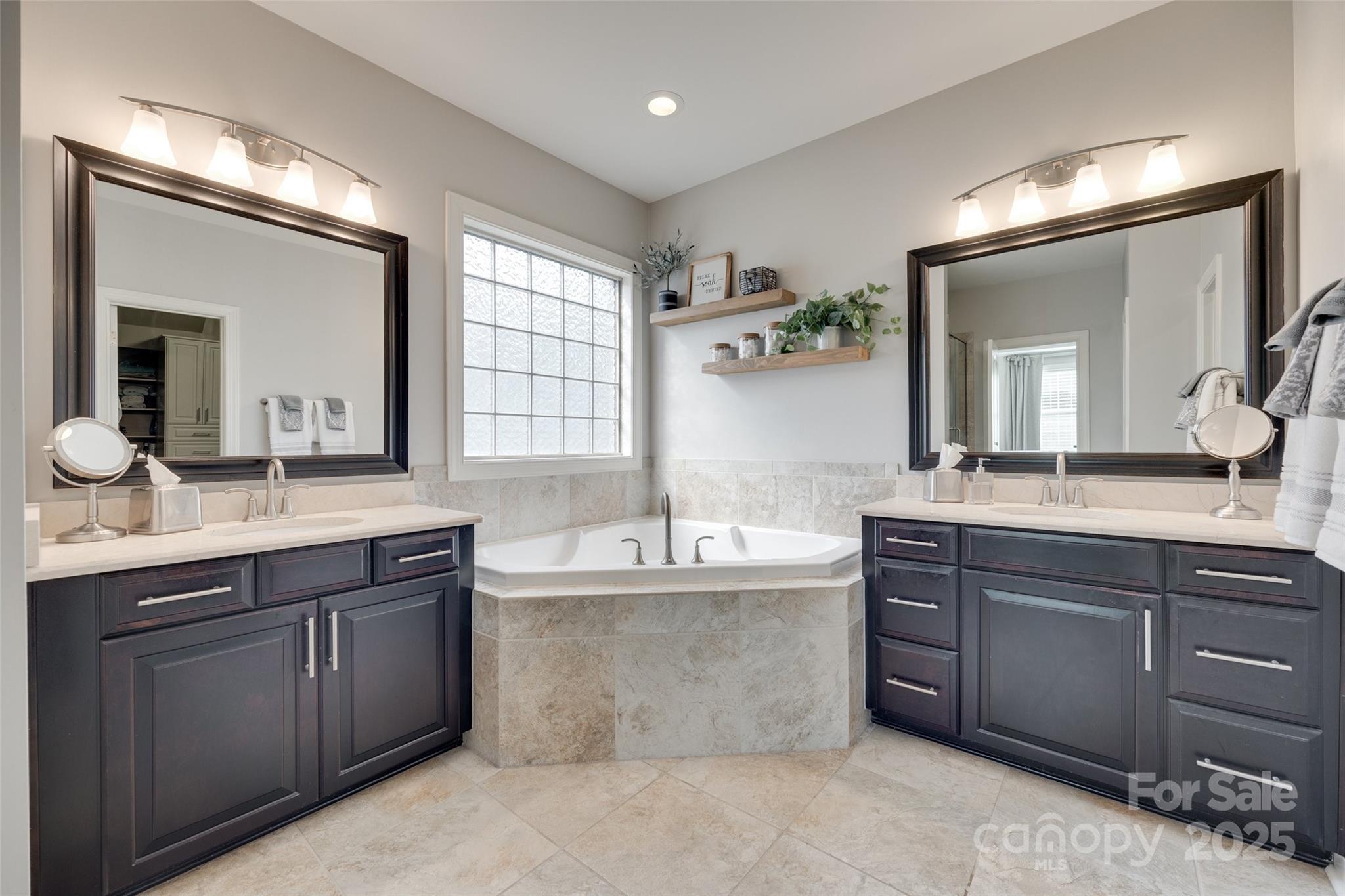 Hollister - Residential