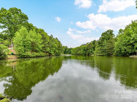 6017 Lake Providence Lane Charlotte NC 28277