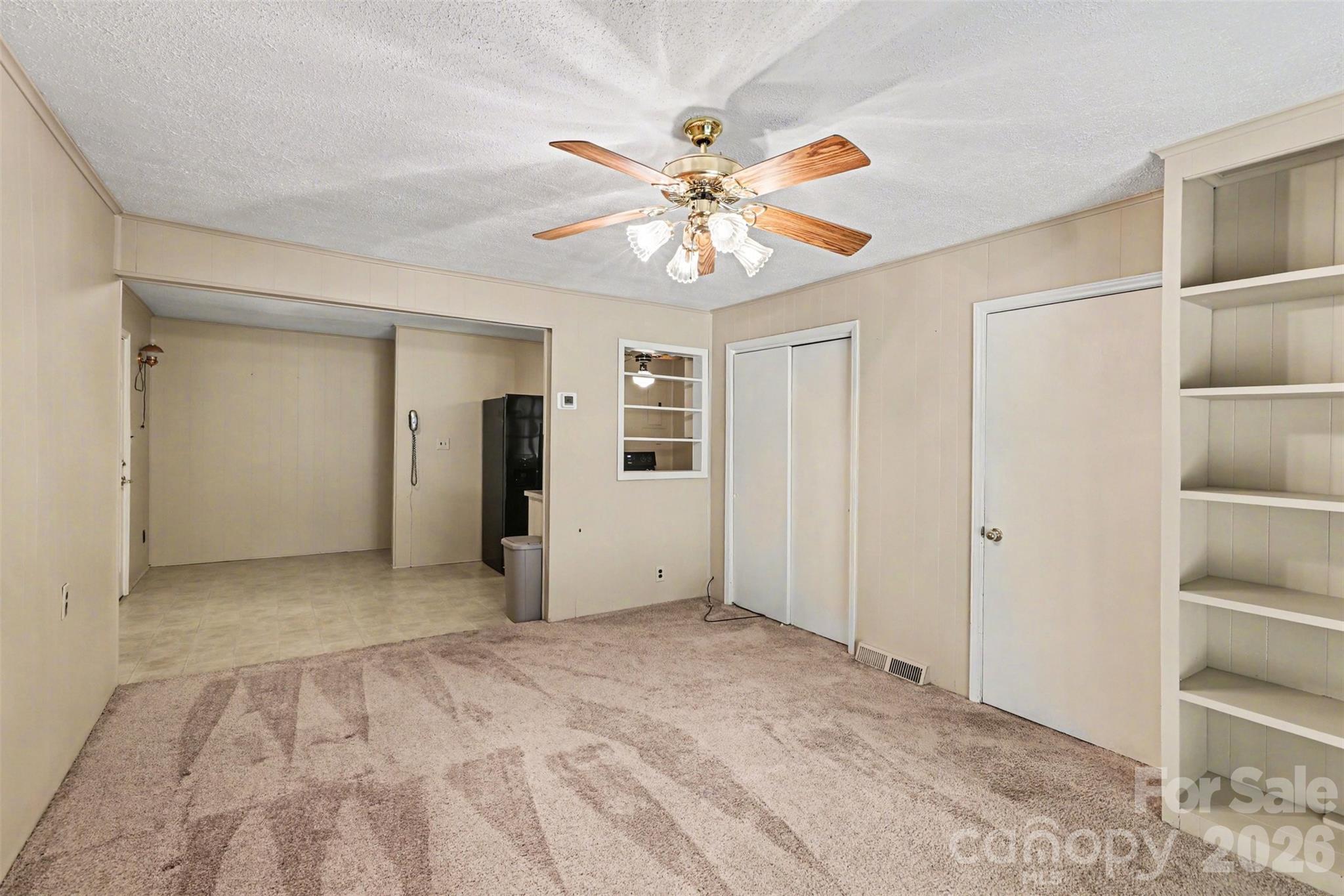 169 Shamrock Street NE