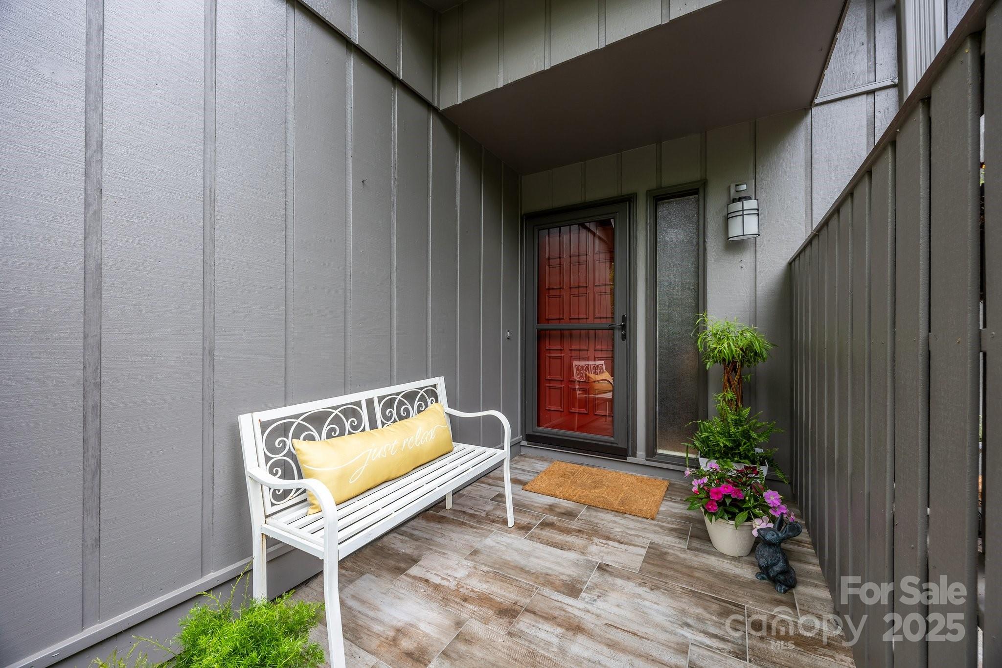 606 Crowfields Lane