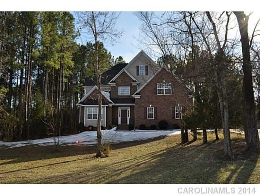 This amazing house has NEVER BEEN LIVED IN, except for current temporary house guest.  Owner was transferred before getting to move in.  Beautifully set on a 1+ acre lot in one of Fort Mill's desirable subdivisions.  Impressive 2-story foyer and great room, Lovely Formal Living and Dining Rooms for Grand Entertaining.  G.E. Profile Stainless Steel Appliances,  abundant moldings throughout.