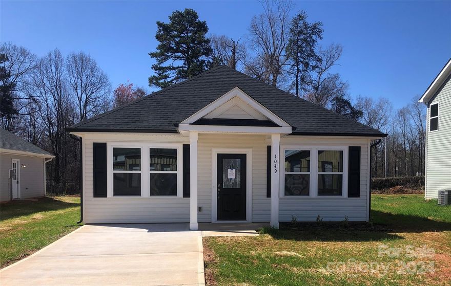 Beautiful new construction ranch in the heart of Statesville! Inviting open floor plan featuring recessed lighting, gray counters with granite kitchen counter tops and all stainless steel appliances. Neutral colors throughout.