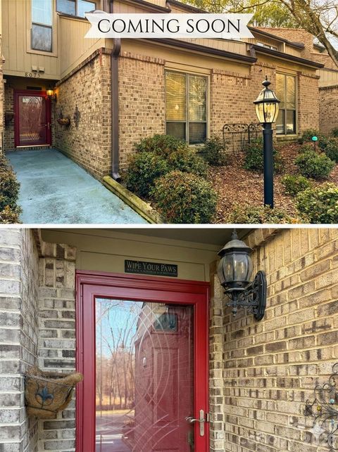 Photo of 8073 Charter Oak Lane, Charlotte, NC 28226 (MLS # 4340485)