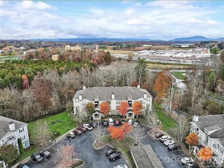 300 Vista Lake Drive 3