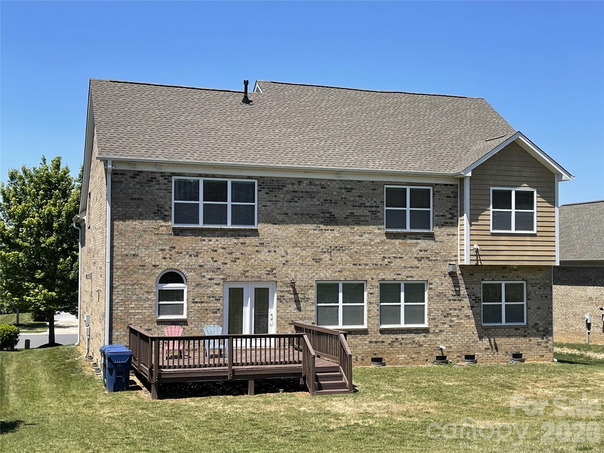 707 Five Leaf Lane