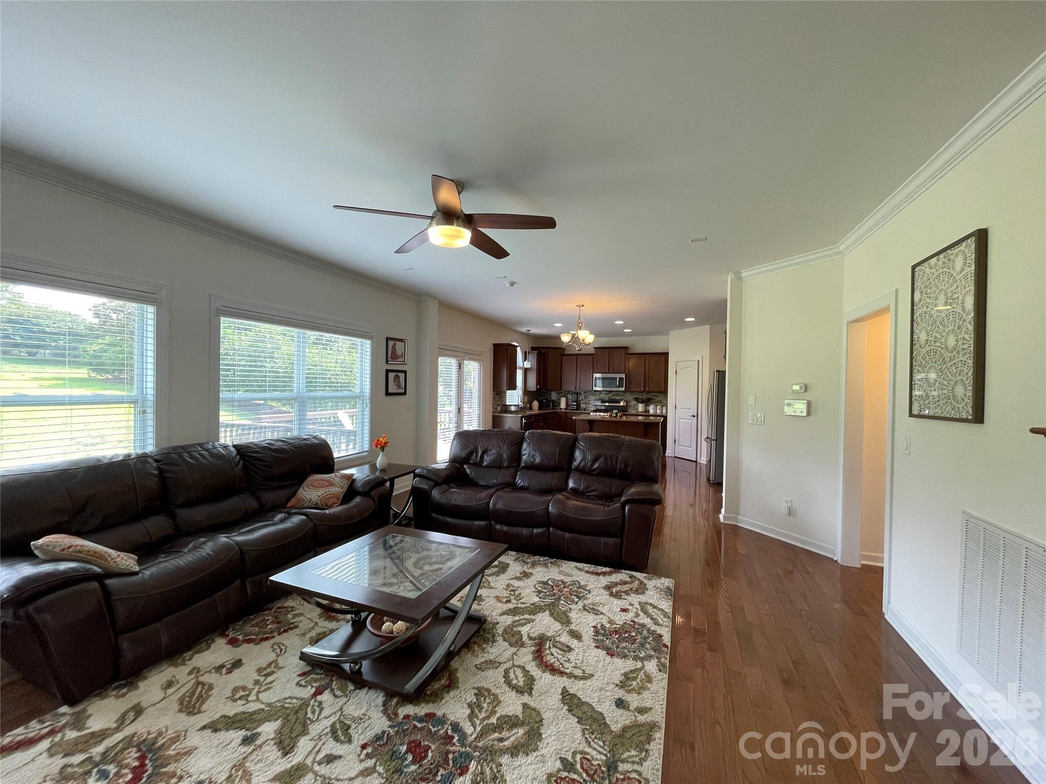 Hollister - Residential