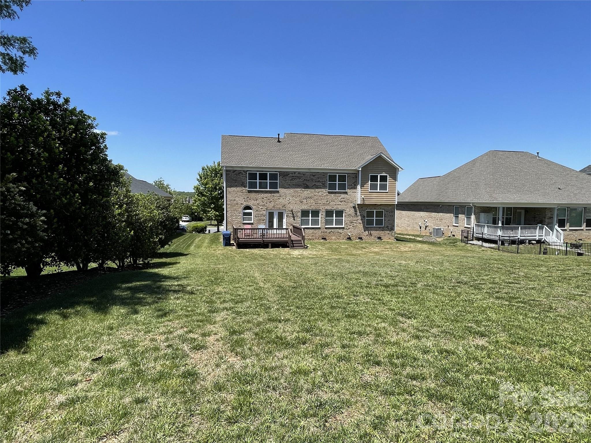 707 Five Leaf Lane