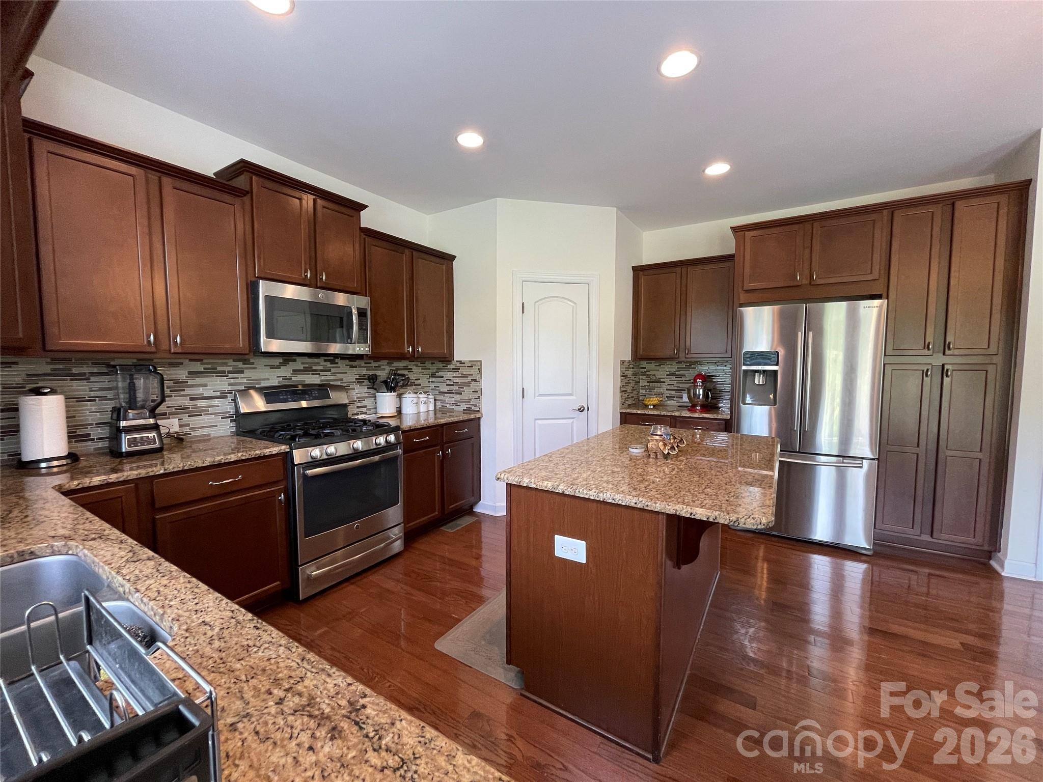 Hollister - Residential