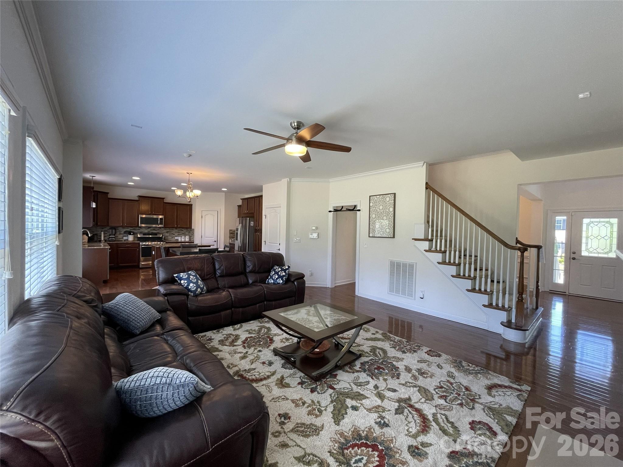 Hollister - Residential
