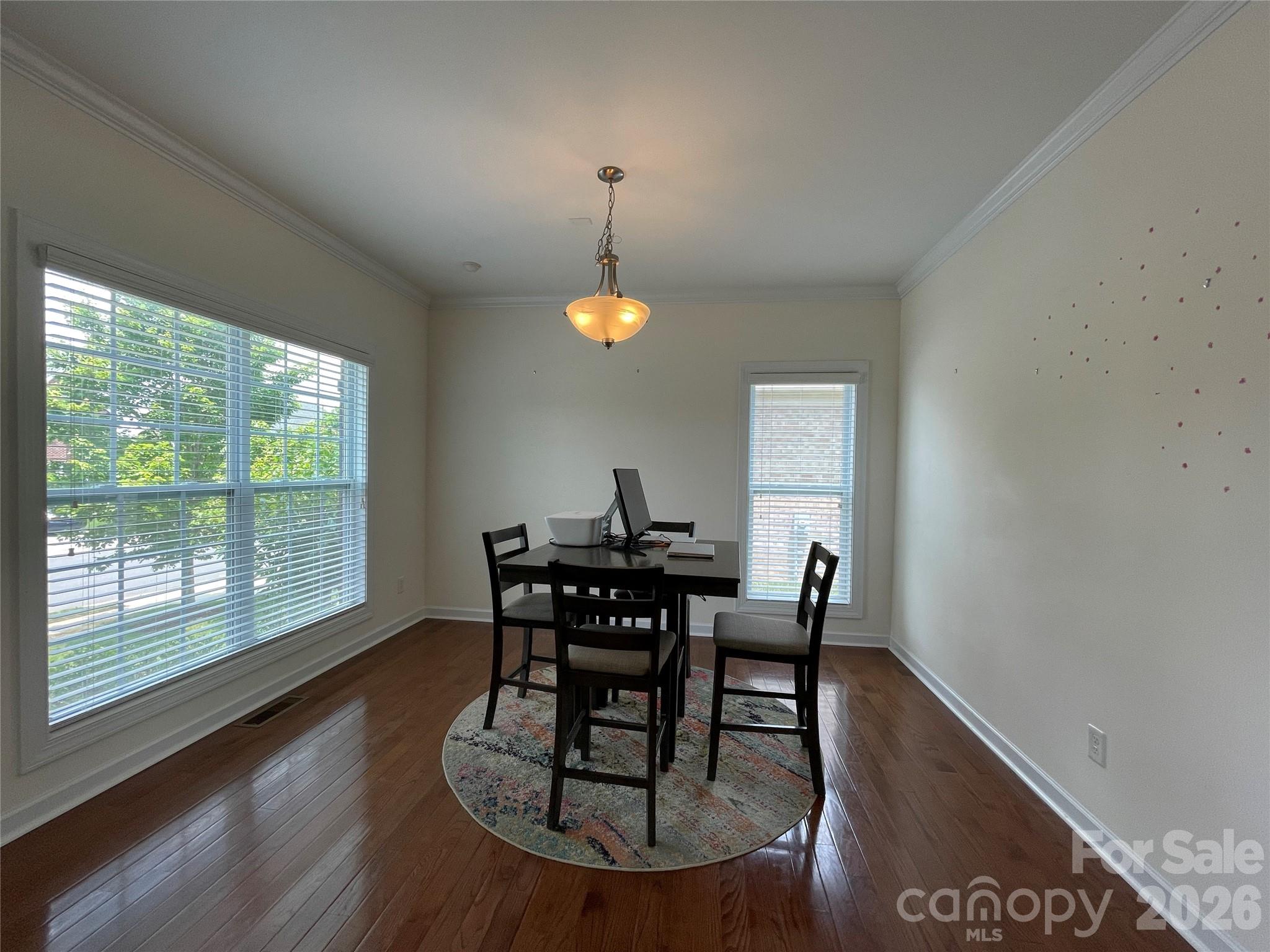 Hollister - Residential