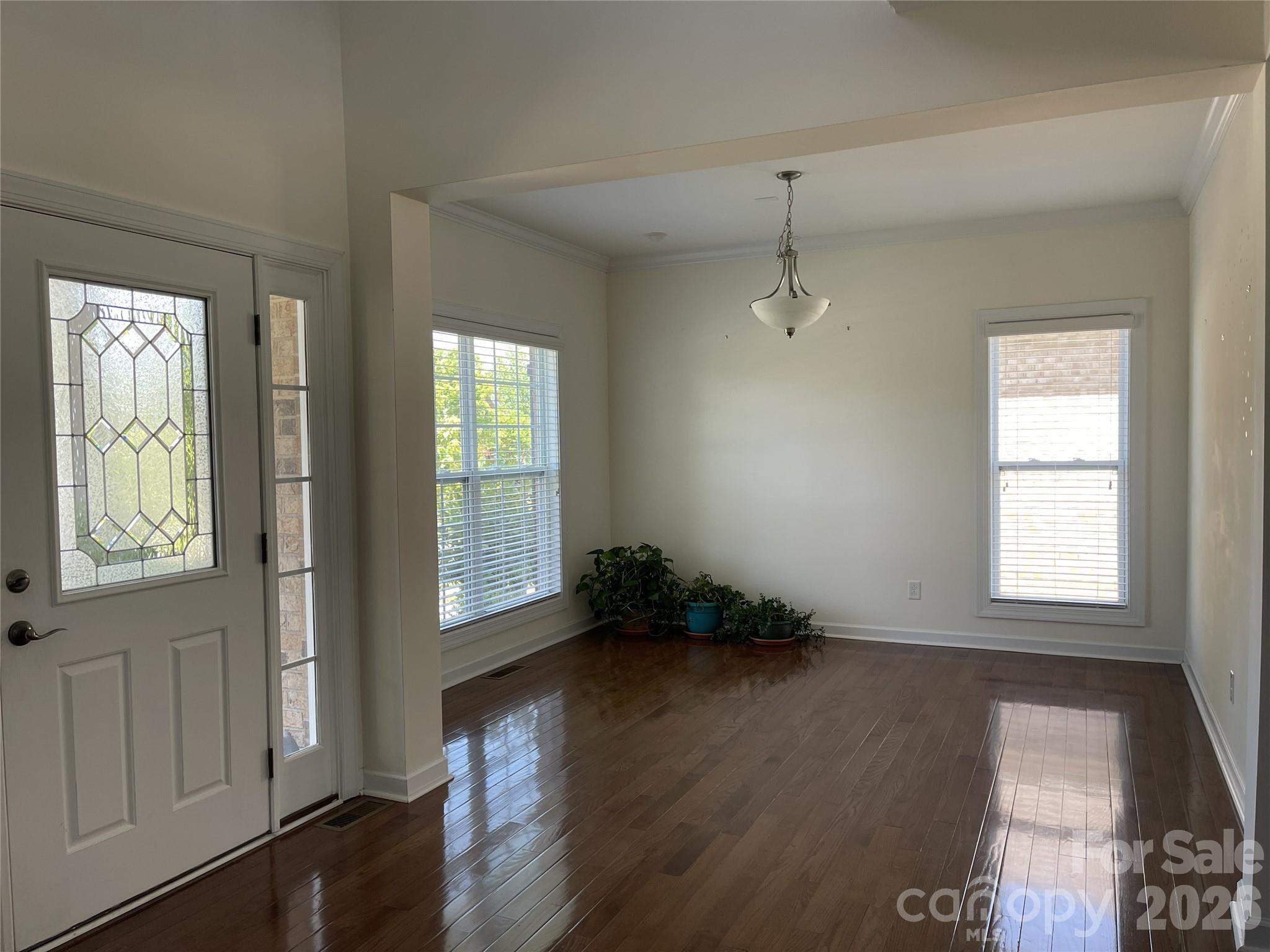 Hollister - Residential
