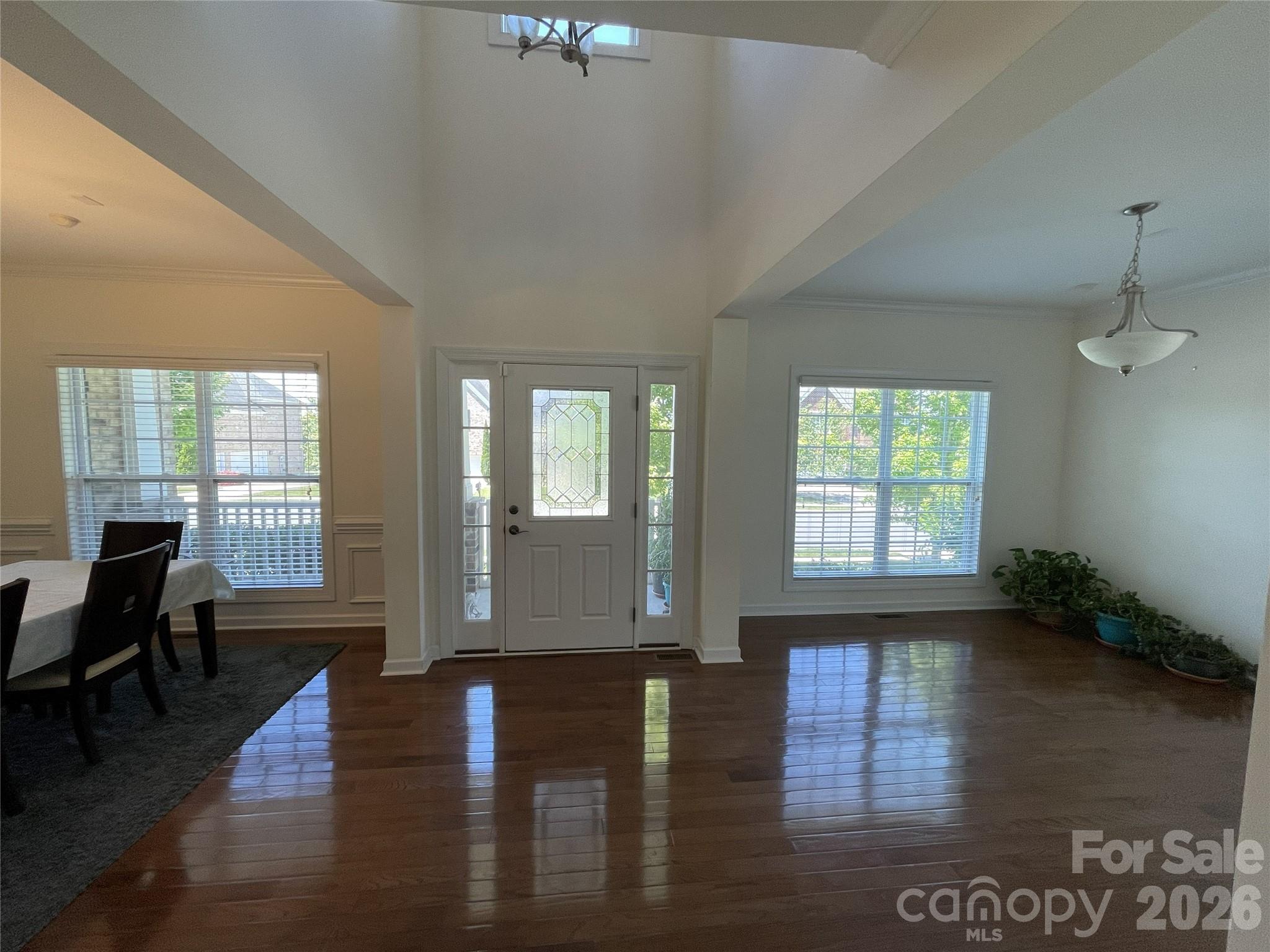 Hollister - Residential