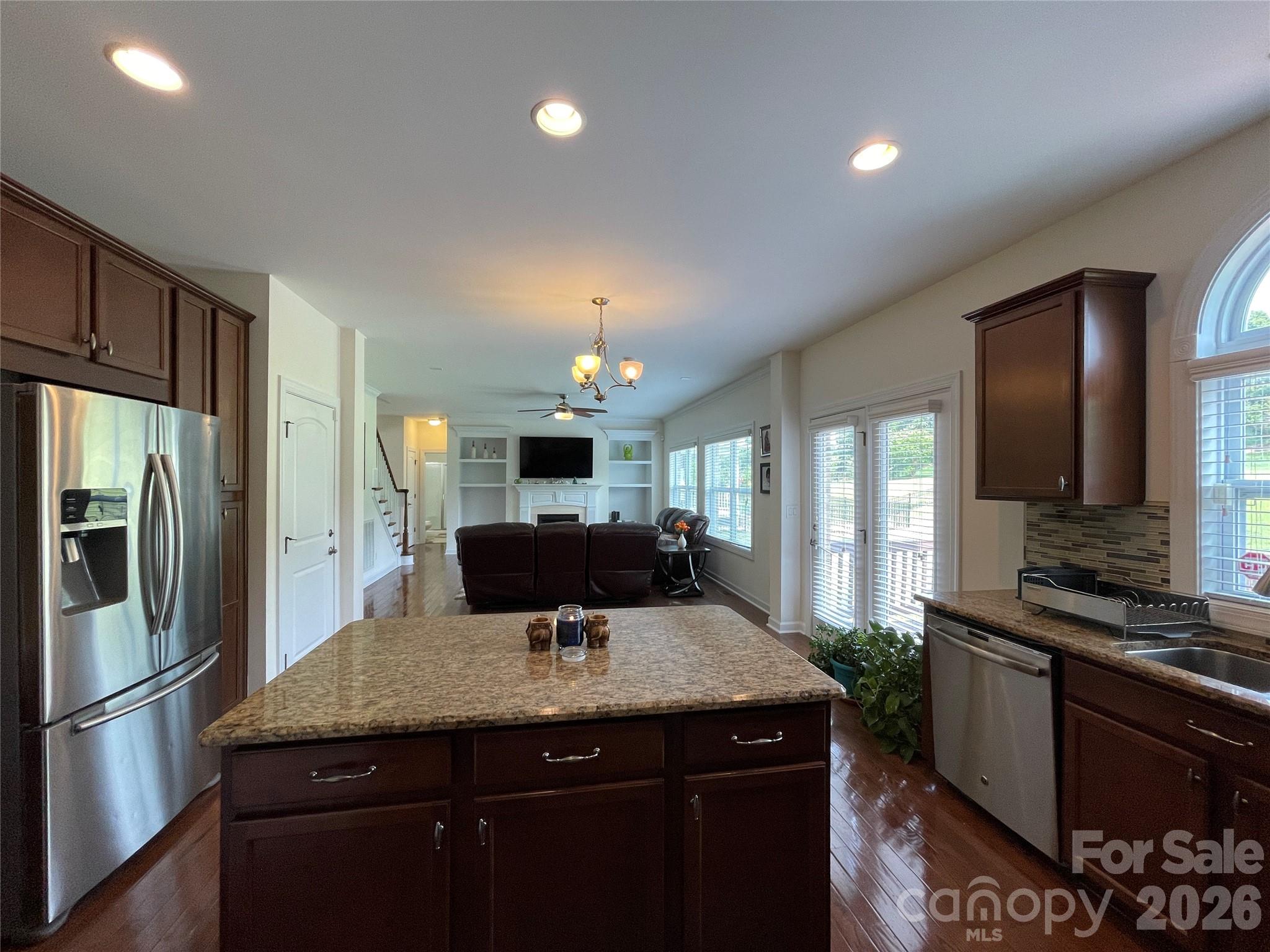 Hollister - Residential