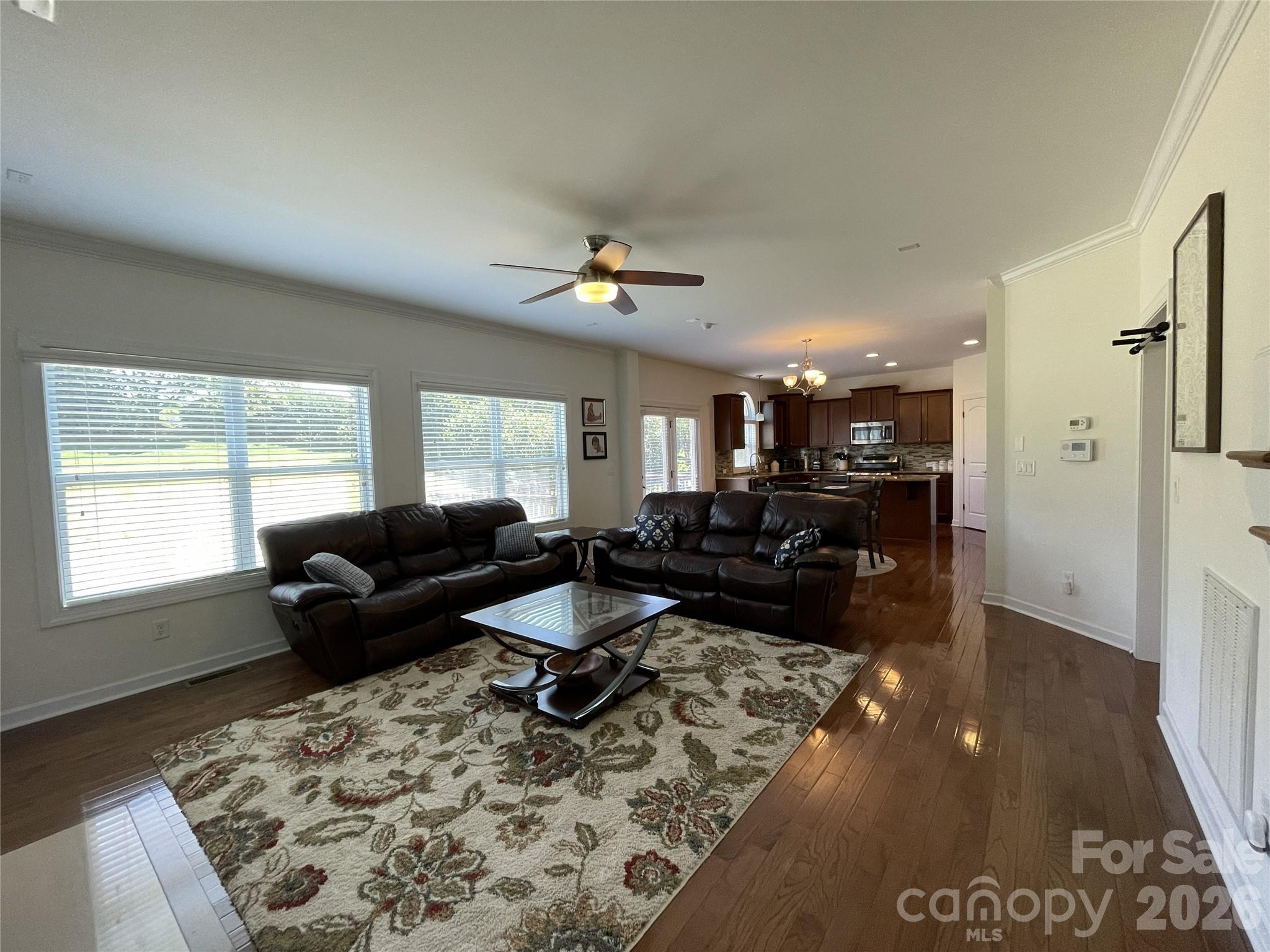 Hollister - Residential
