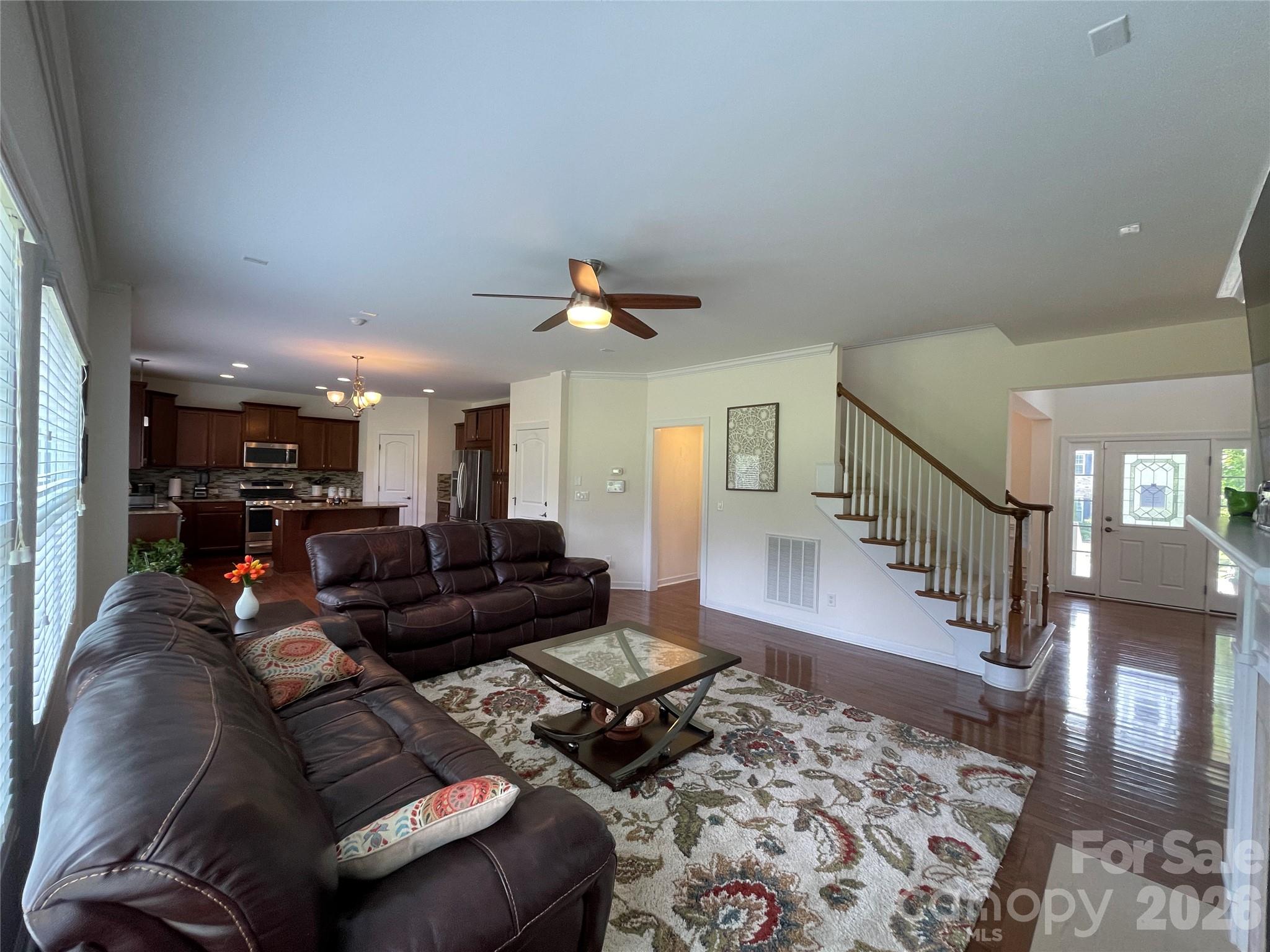 Hollister - Residential