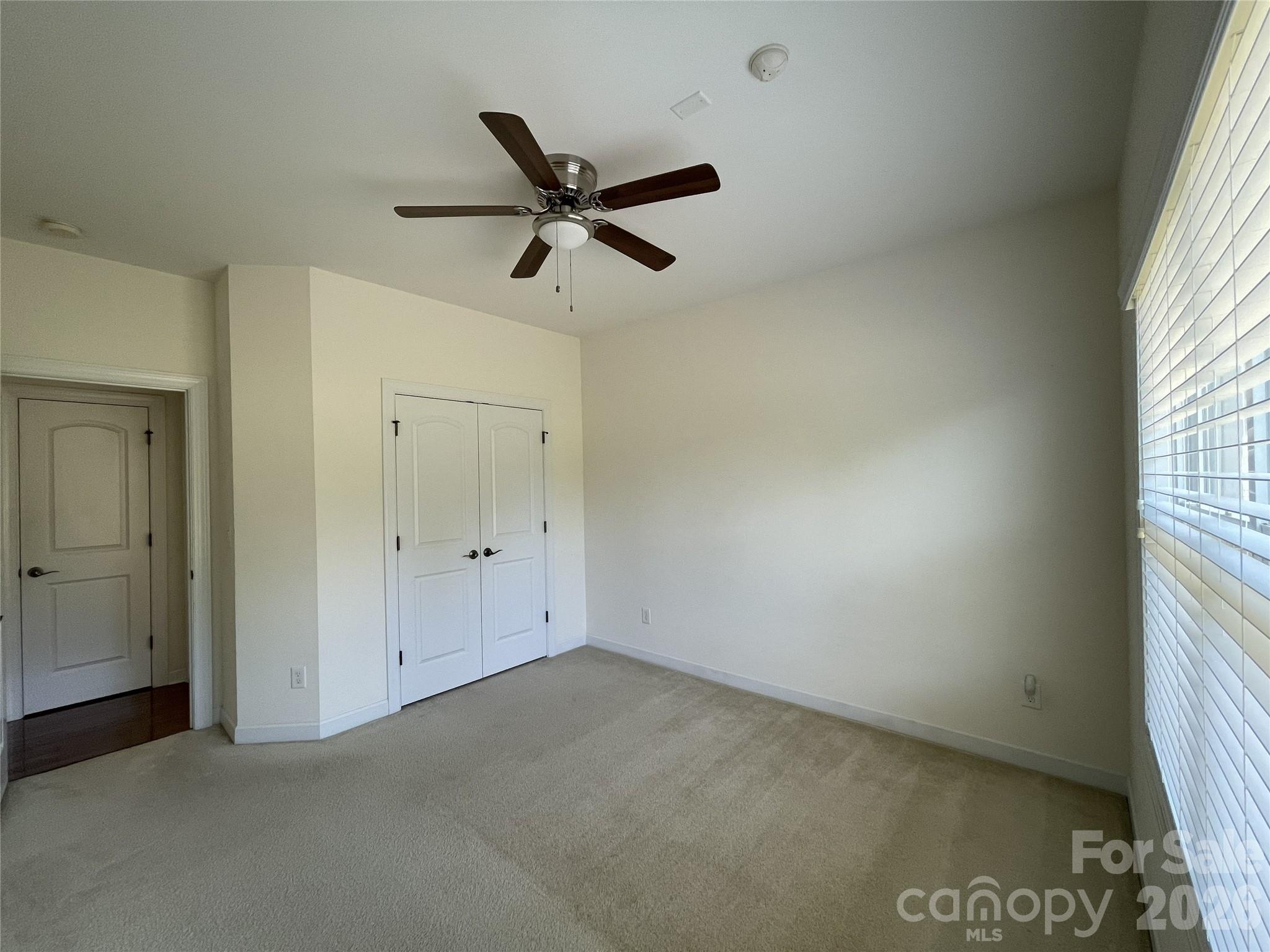 Hollister - Residential