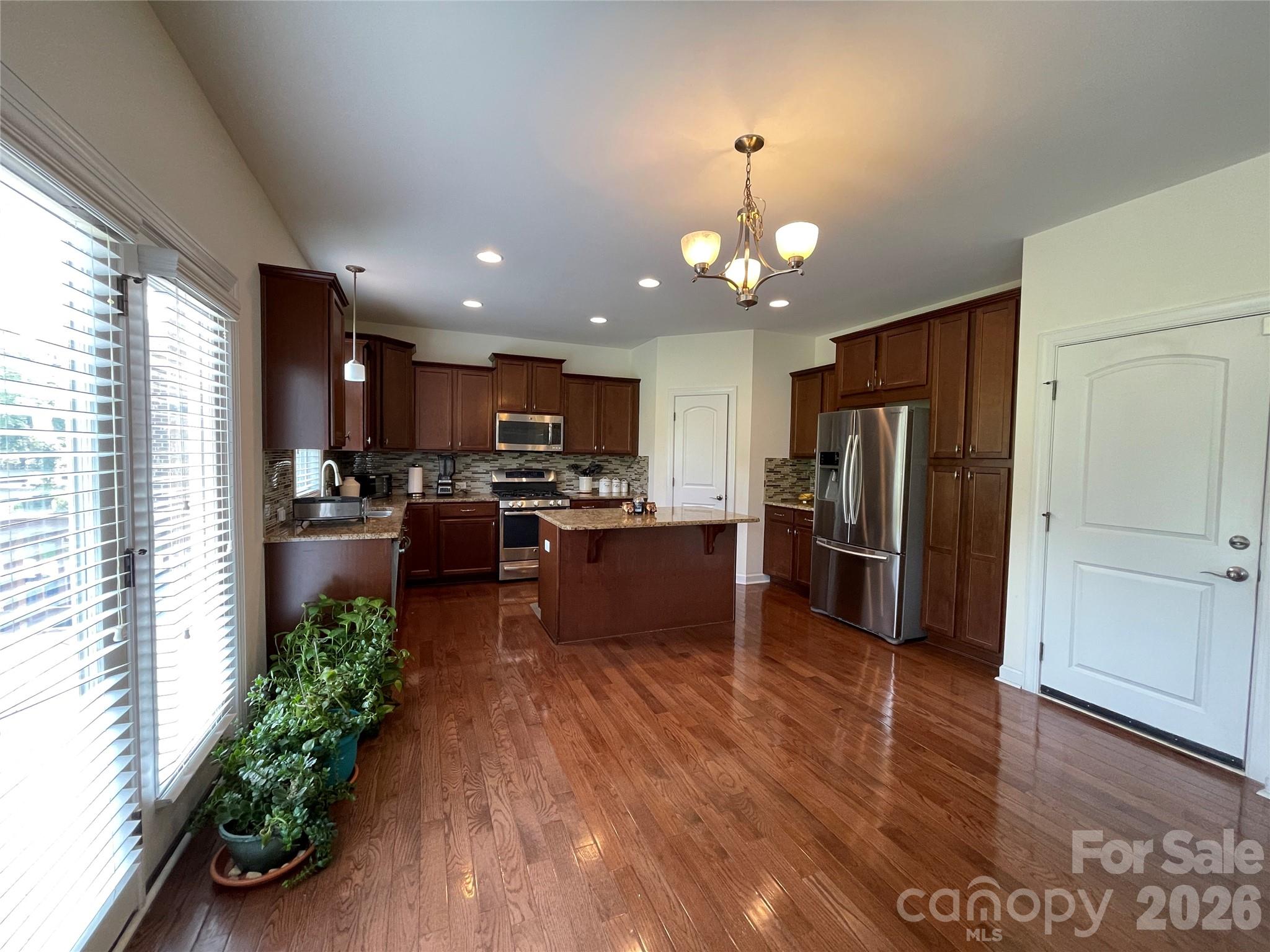 Hollister - Residential