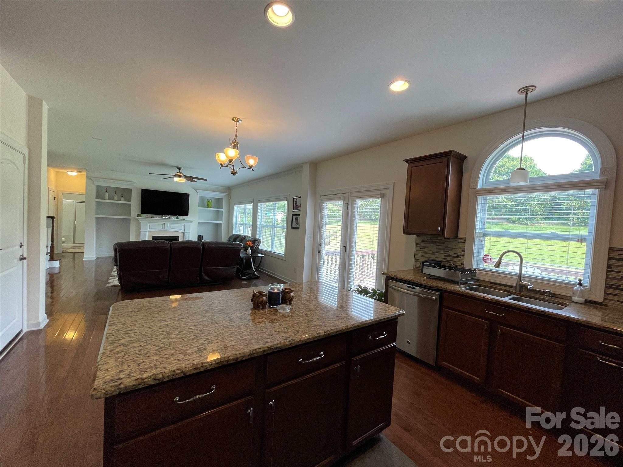 Hollister - Residential