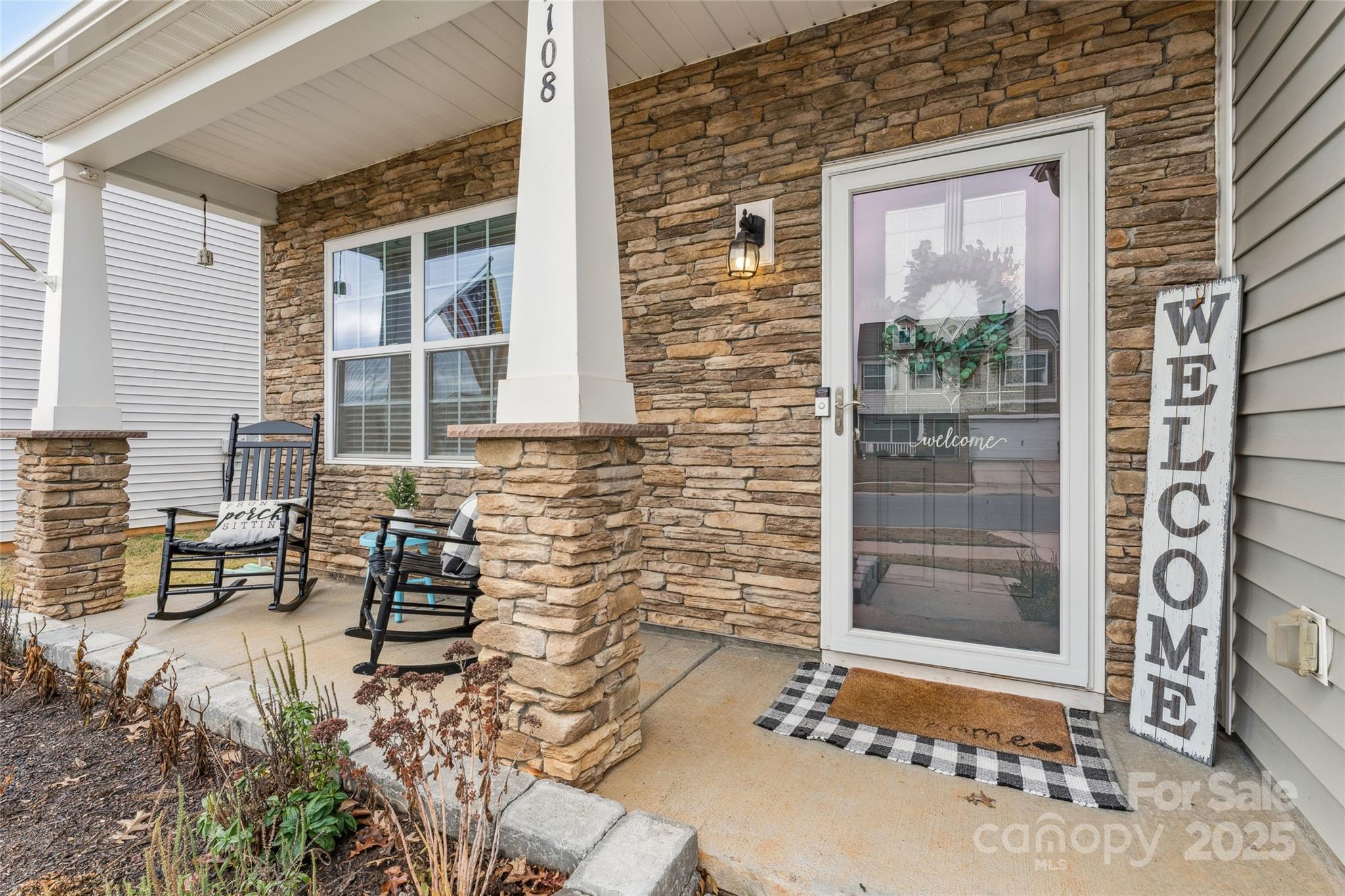 2108 Highland Knoll Drive