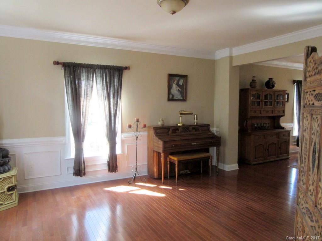 Locust Valley - Residential