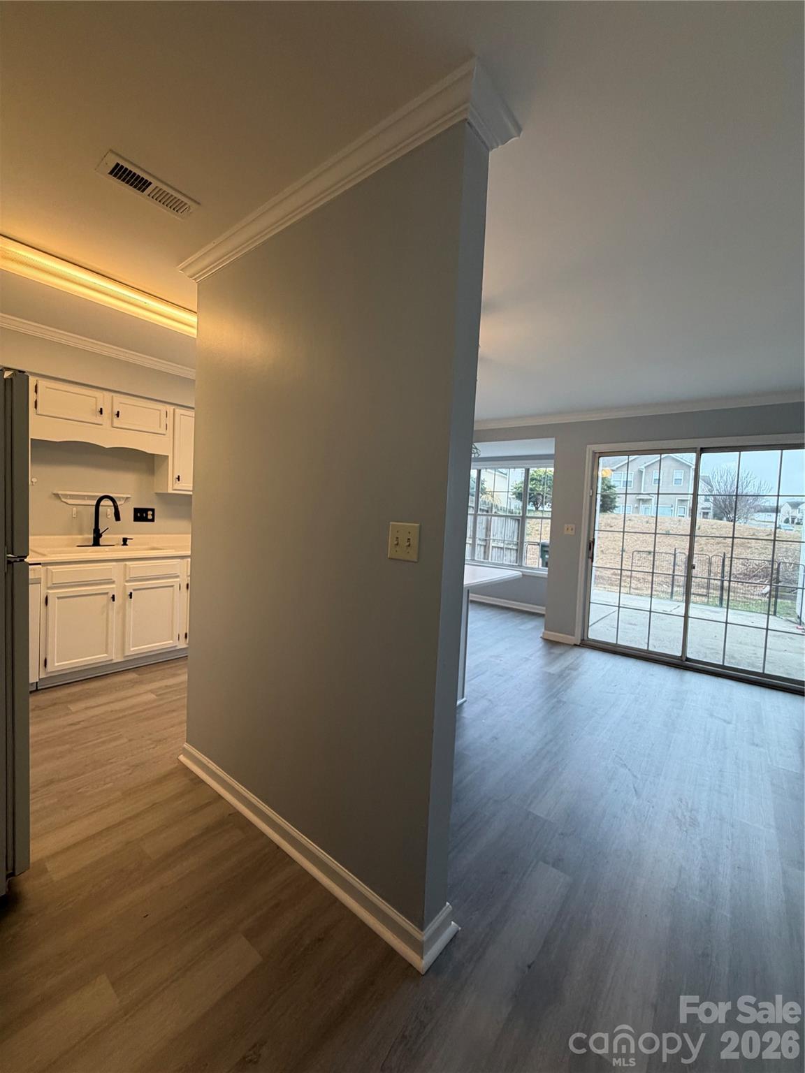 Manor Lake - Residential