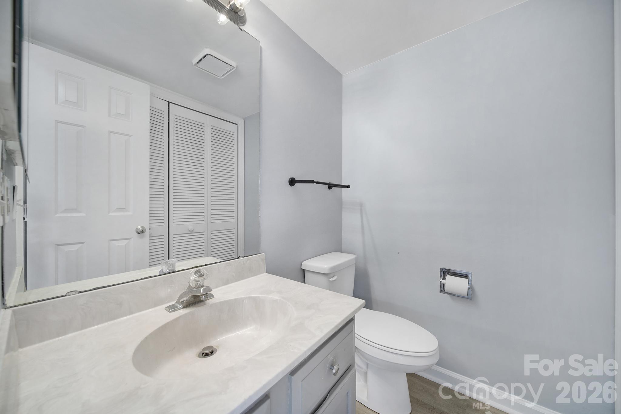 Manor Lake - Residential