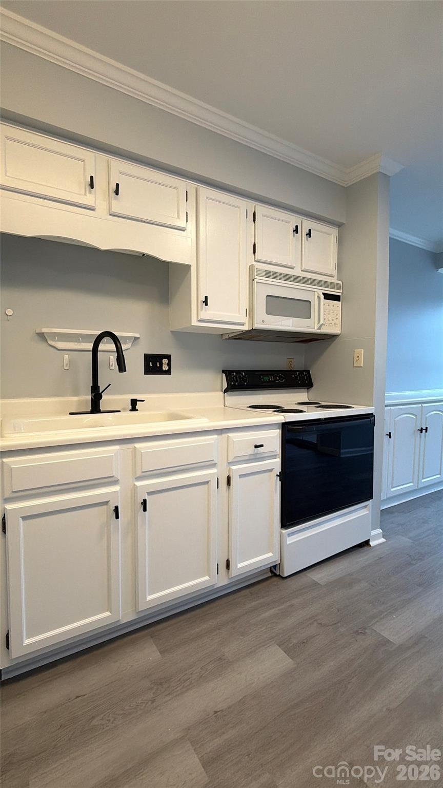 Manor Lake - Residential