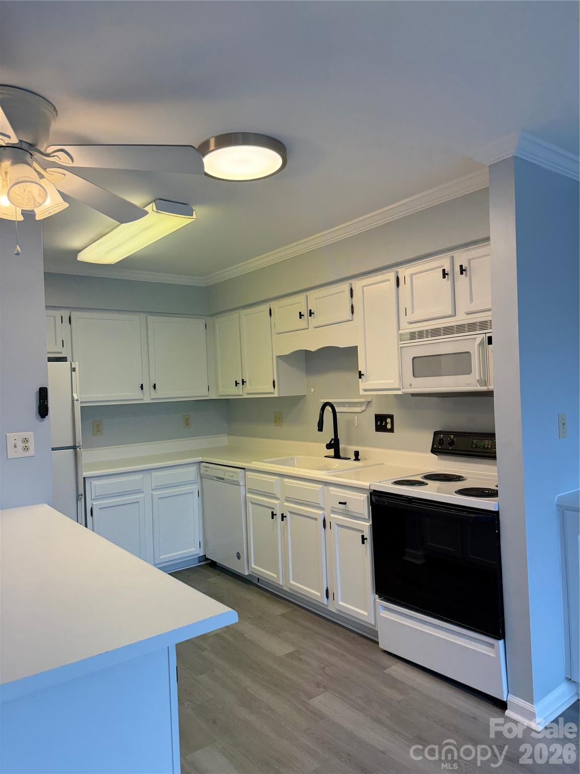 Manor Lake - Residential