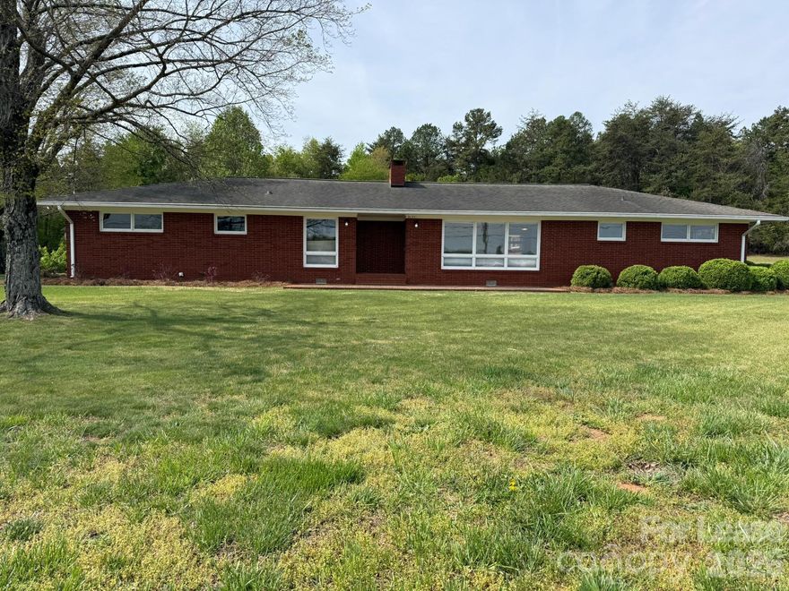 Prime opportunity to establish your business on highly traveled Business 16 in the rapidly growing Denver, NC area. This well-maintained property offers excellent road frontage and is ready for immediate use. Zoned B-N, it provides a wide range of potential business opportunities. Benefit from strong visibility with an average daily traffic count of approximately 17,000 to 22,000 vehicles.