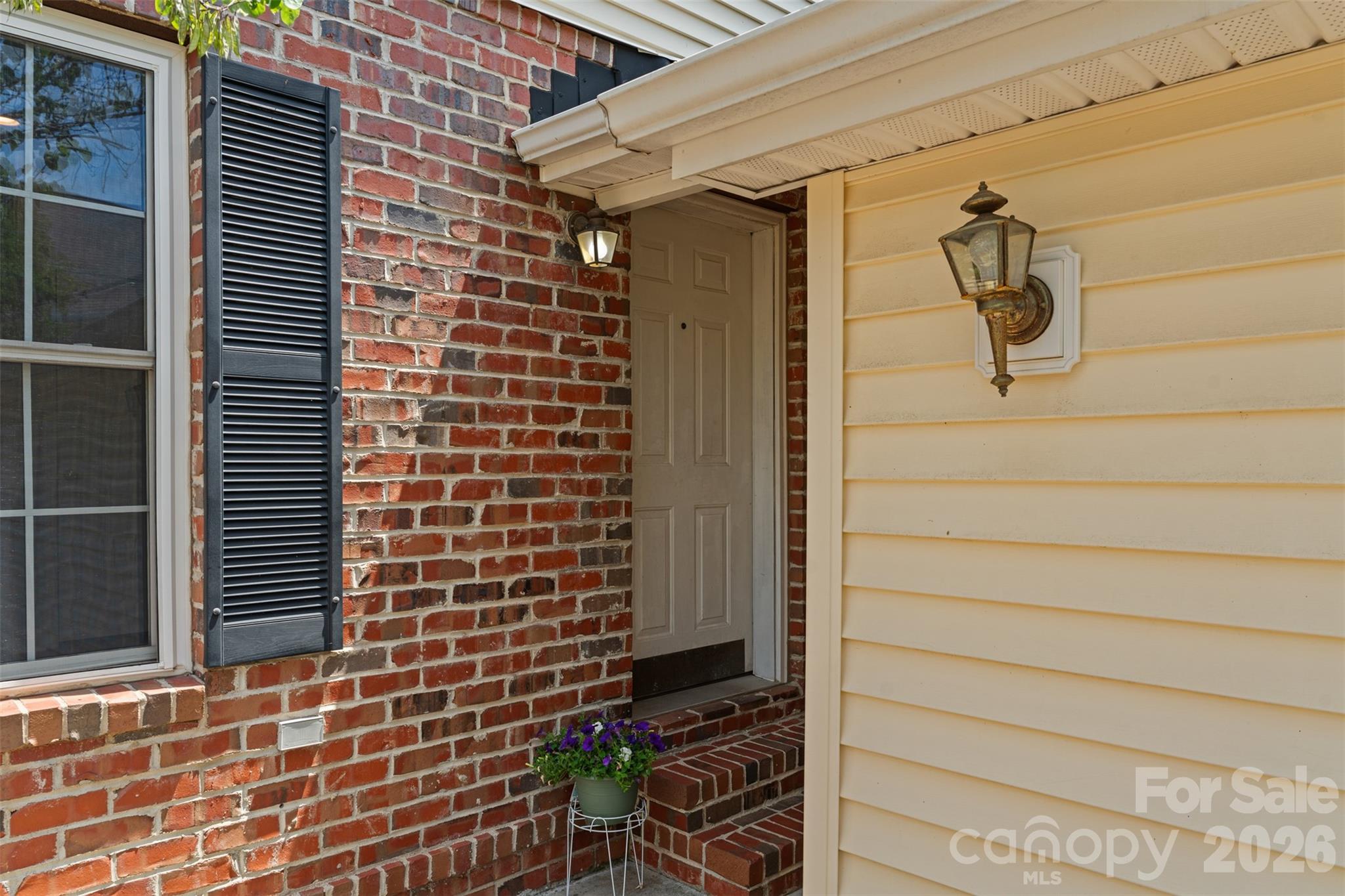 7019 Walnut Ridge Court