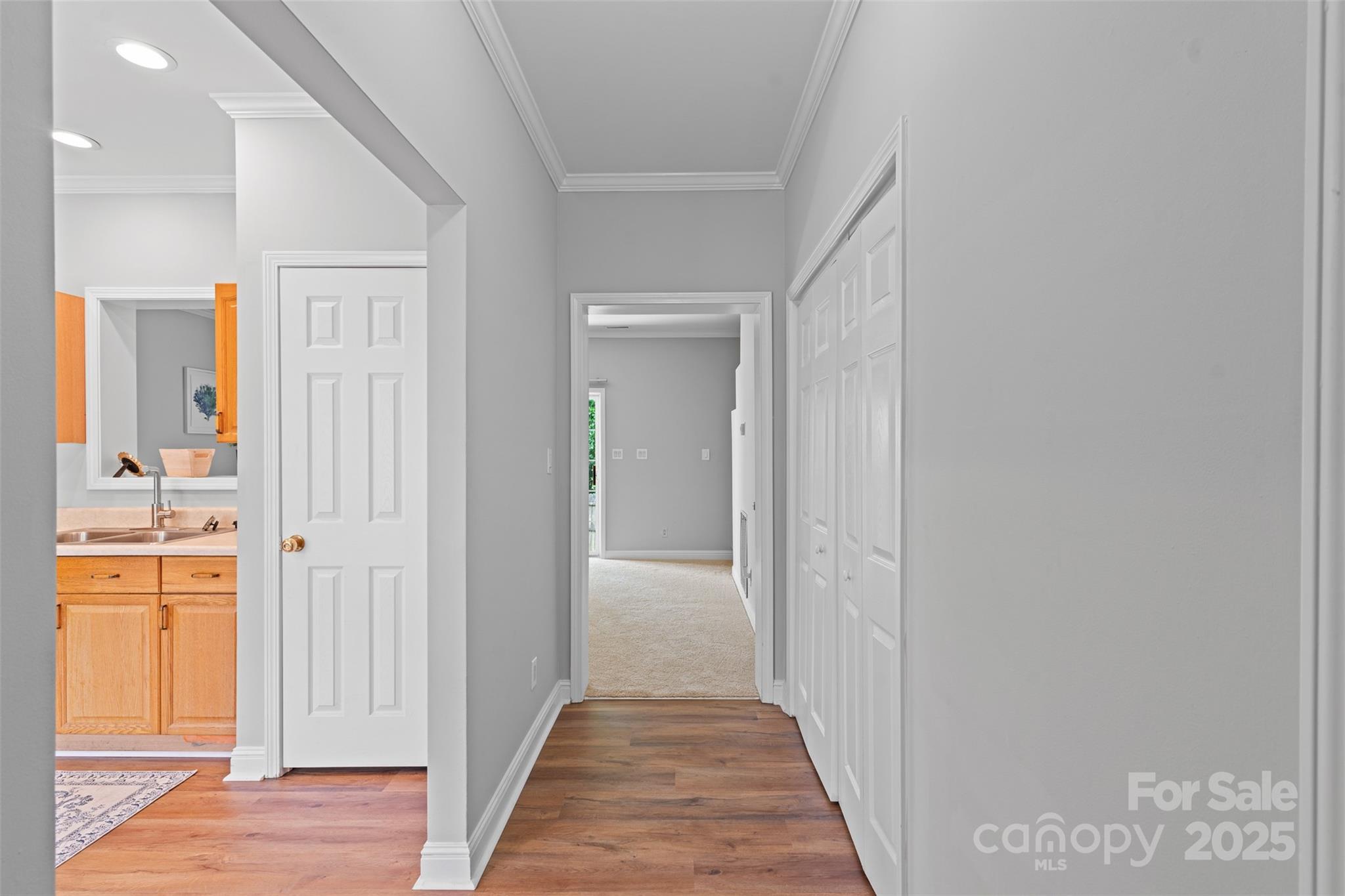 7019 Walnut Ridge Court