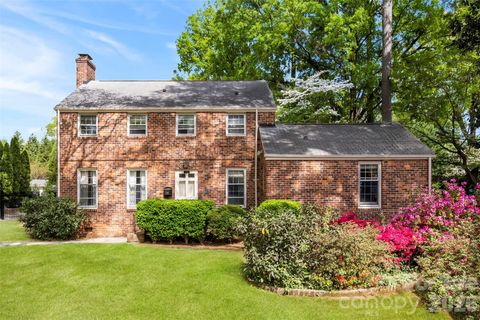 Photo of 1519 Providence Road, Charlotte, NC 28207 (MLS # 4357313)
