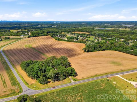 Photo of 4770 W NC 10 Highway, Newton, NC 28658 (MLS # 4397448)